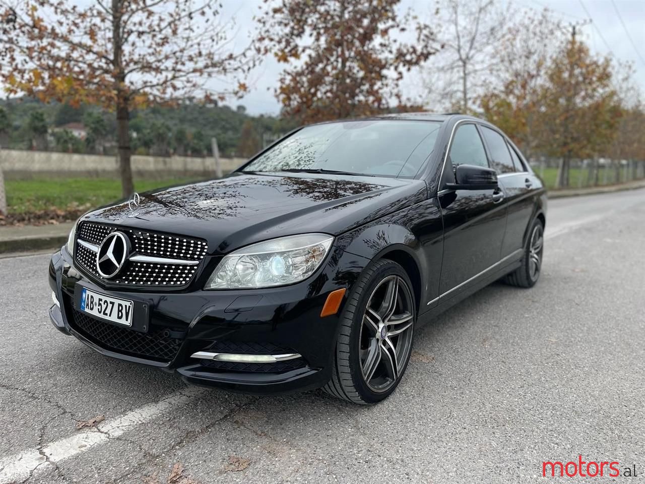 2011' Mercedes-Benz C 250 photo #1