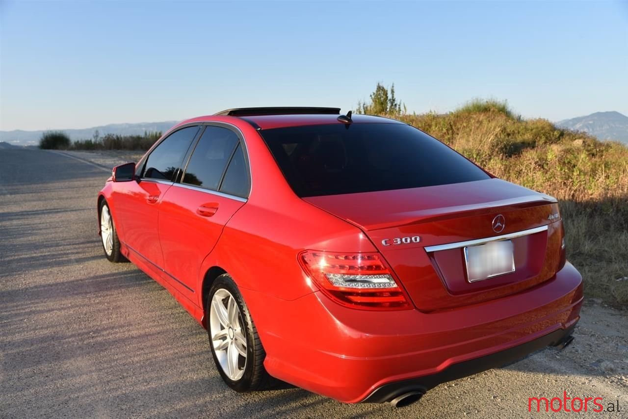 2012' Mercedes-Benz C 300 photo #5