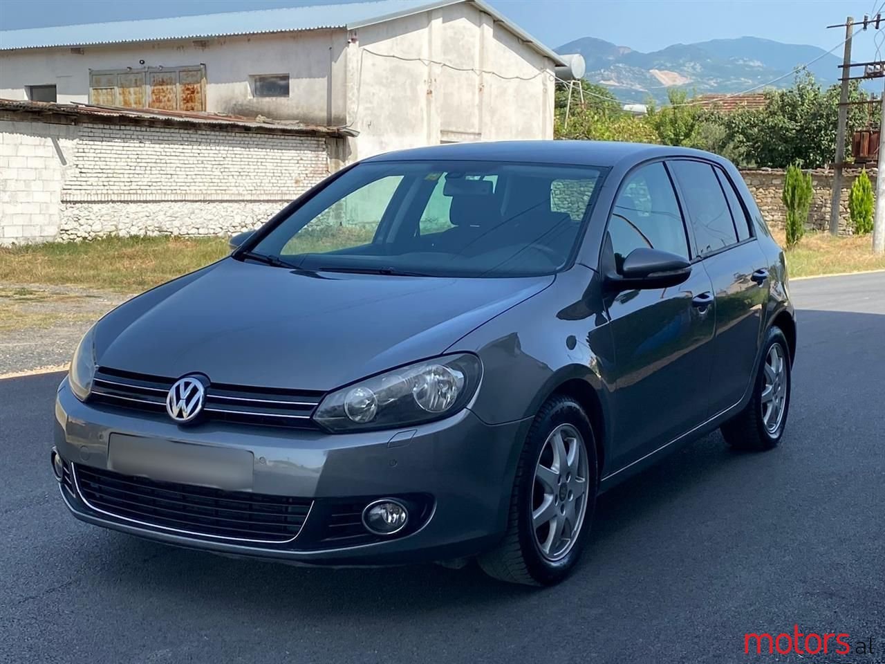 2009' Volkswagen Golf photo #4