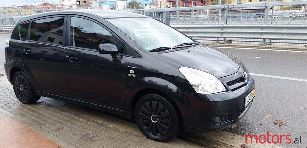 2005' Toyota Corolla Verso photo #1