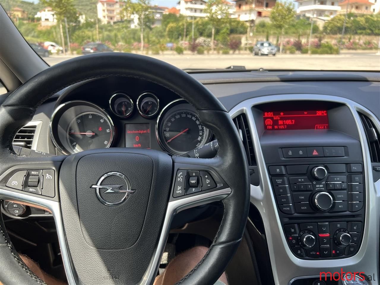 2013' Opel Astra photo #2