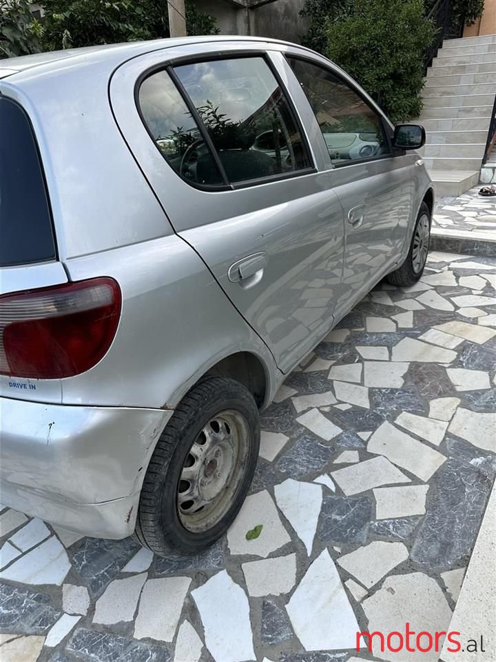 2001' Toyota Yaris photo #4