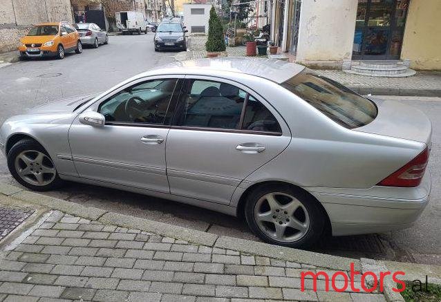 2004' Mercedes-Benz C-Class photo #1