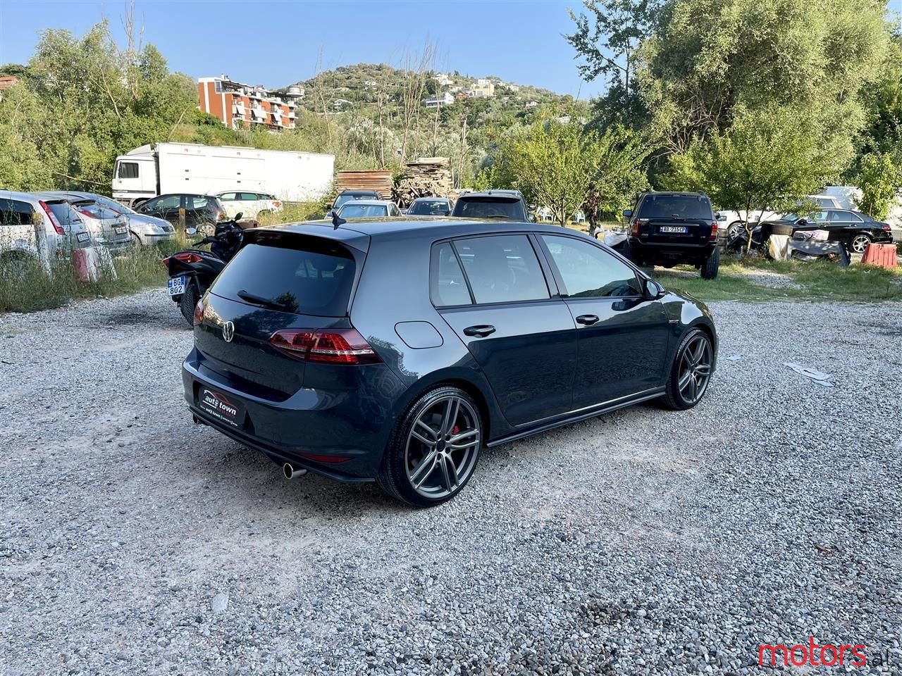 2014' Volkswagen Golf photo #2