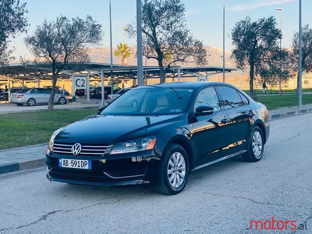 2013' Volkswagen Passat photo #1