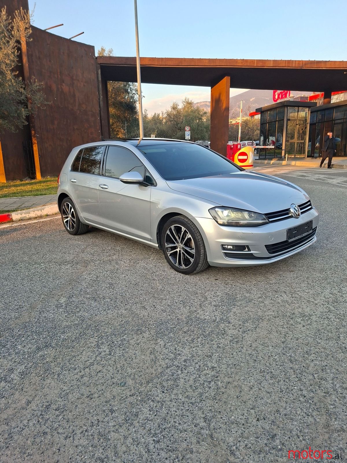 2014' Volkswagen Golf photo #3