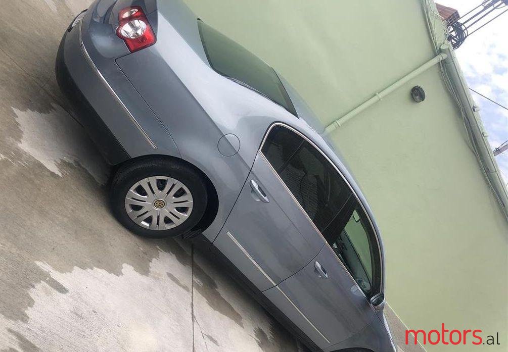 2009' Volkswagen Passat photo #4