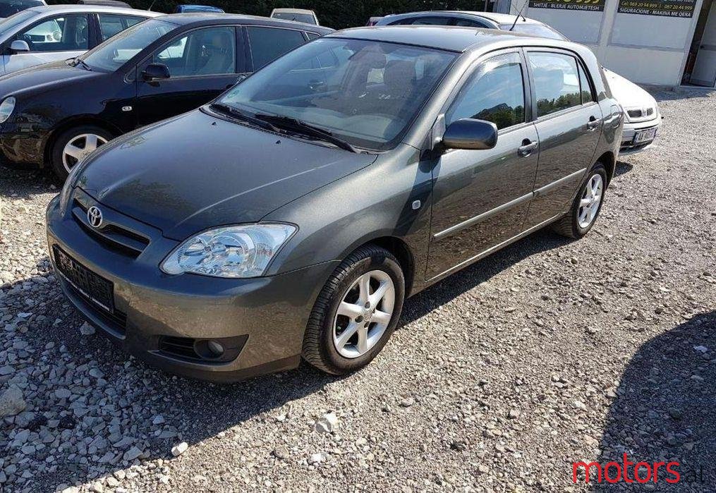 2005' Toyota Corolla photo #1