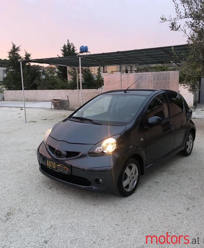 2006' Toyota Aygo photo #1
