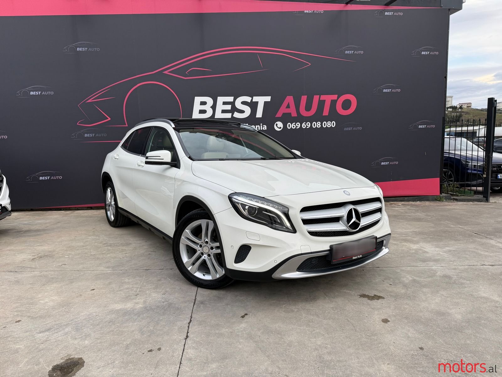 2015' Mercedes-Benz GLA 200 photo #2