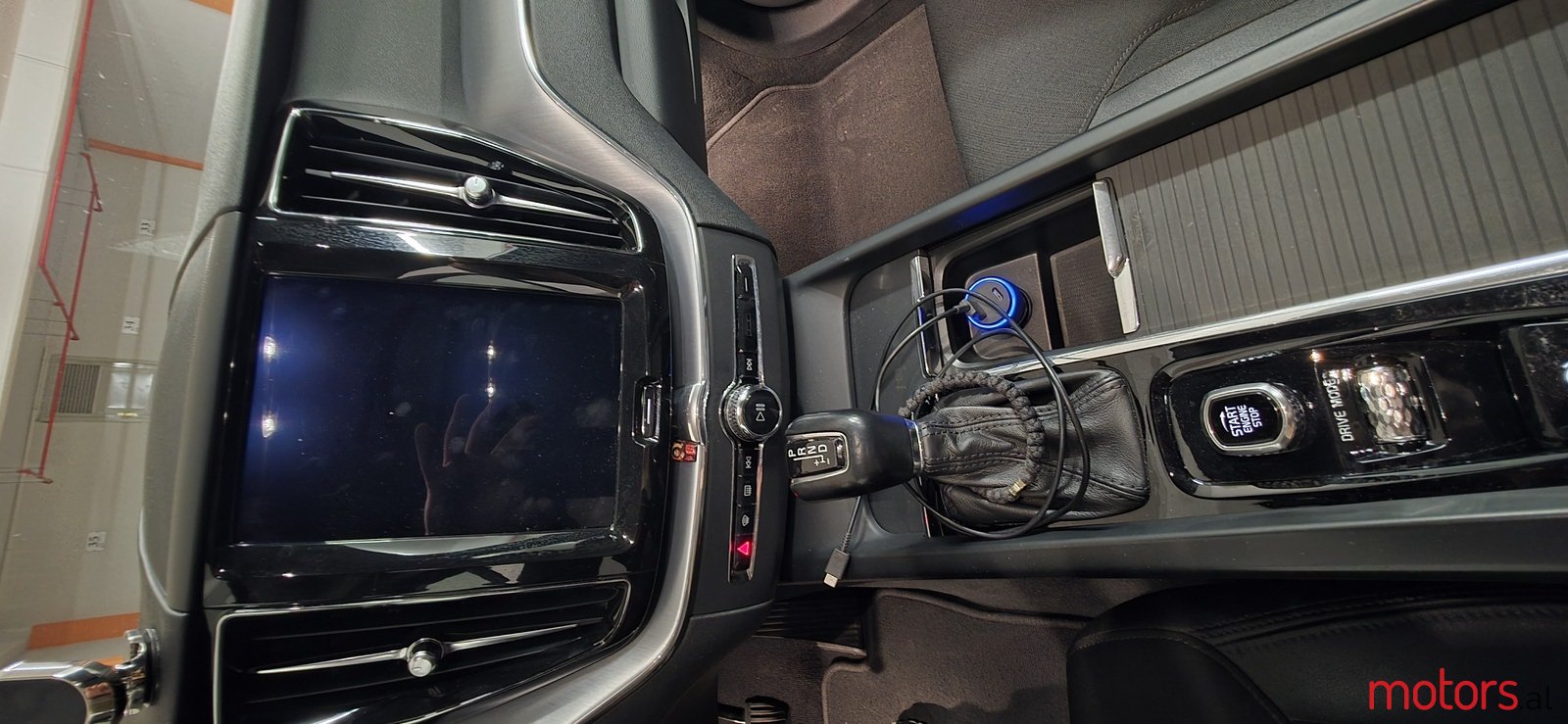 2018' Volvo XC60 photo #5