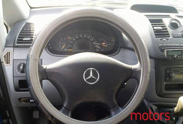 2004' Mercedes-Benz Vito photo #1