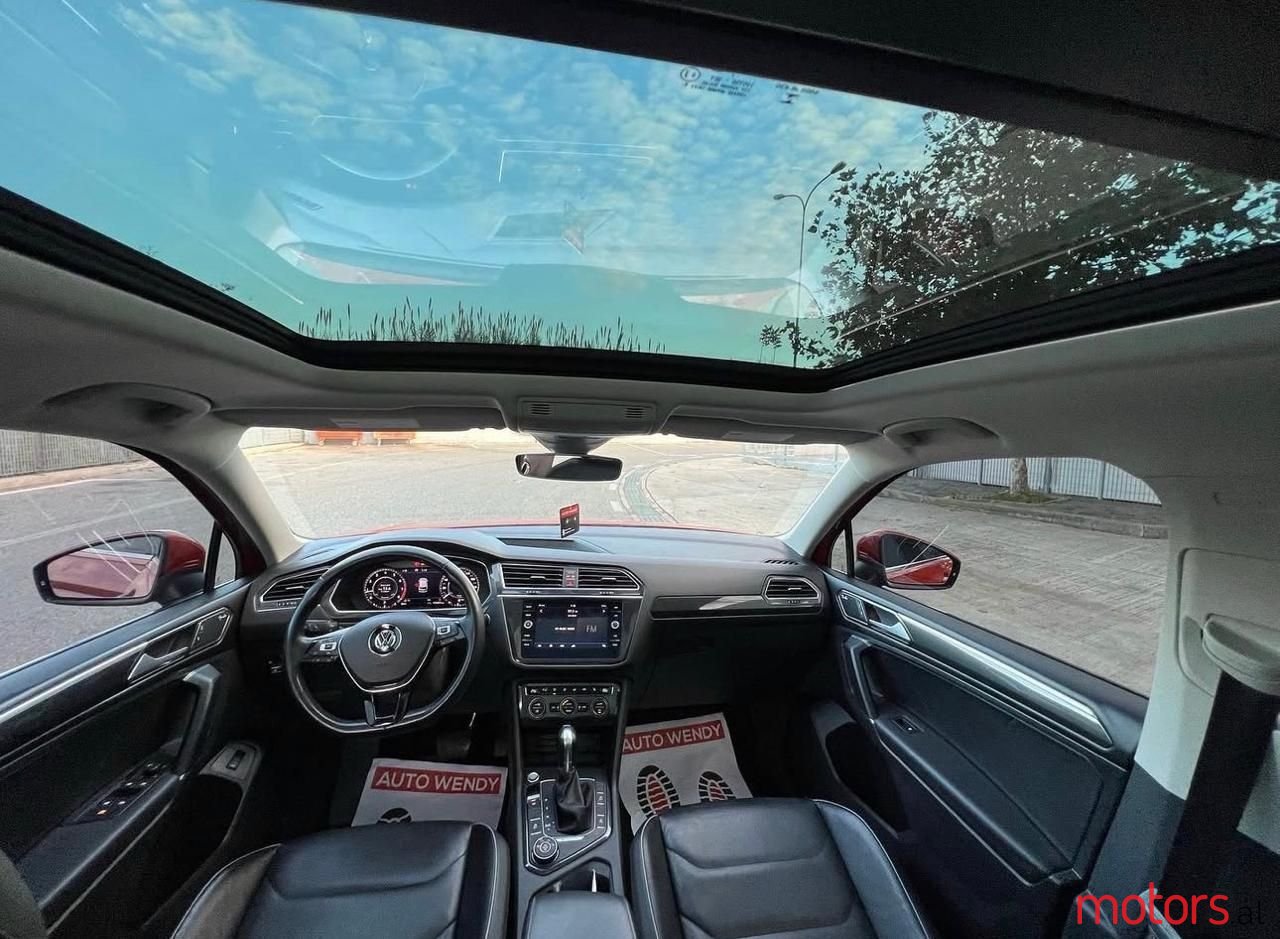 2018' Volkswagen Tiguan photo #6
