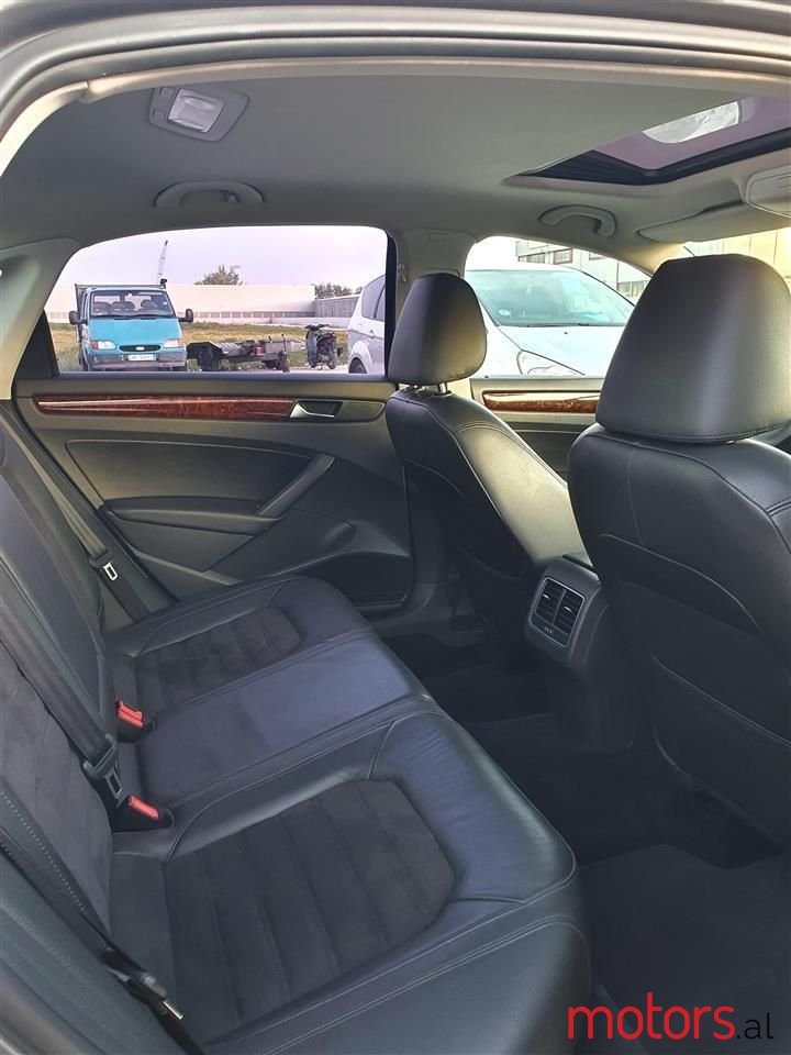 2014' Volkswagen Passat photo #5
