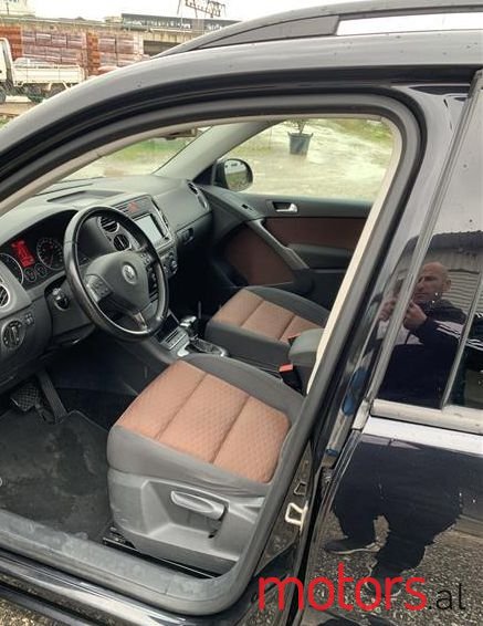 2008' Volkswagen Tiguan photo #3
