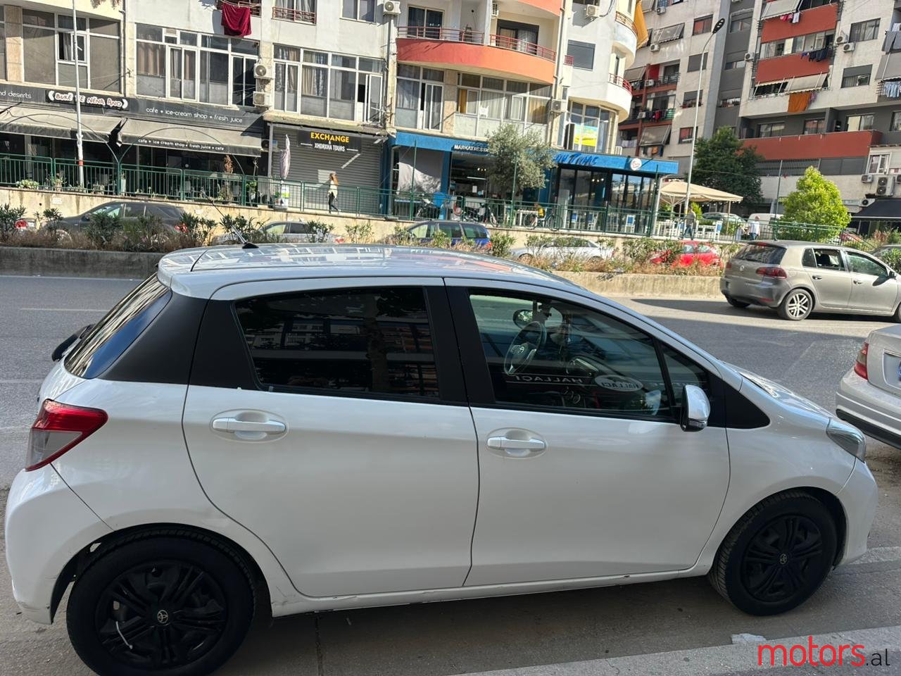 2013' Toyota Yaris photo #5