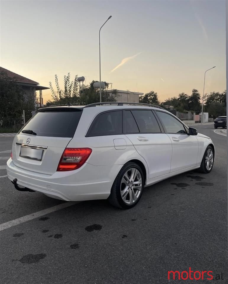 2013' Mercedes-Benz C 200 photo #3