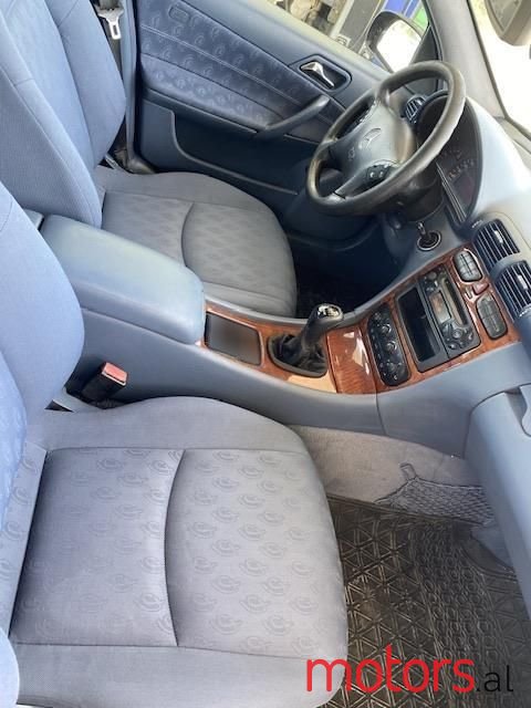 2006' Volkswagen Golf photo #6