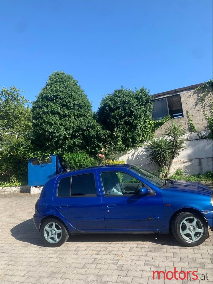 2001' Renault Clio photo #3