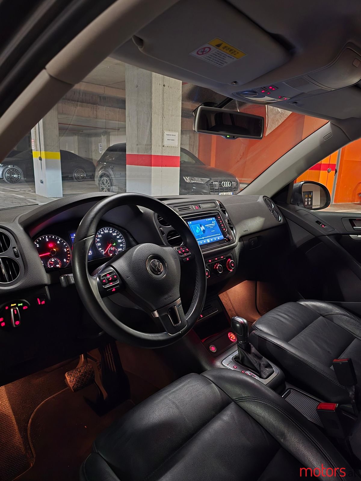 2012' Volkswagen Tiguan photo #3