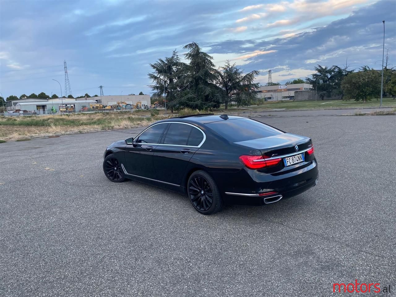 2016' BMW 730 photo #6