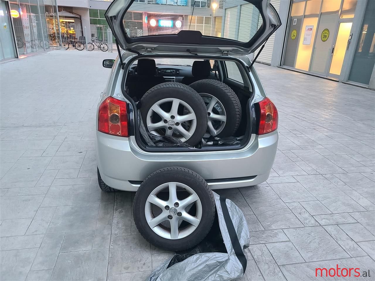 2005' Toyota Corolla photo #1