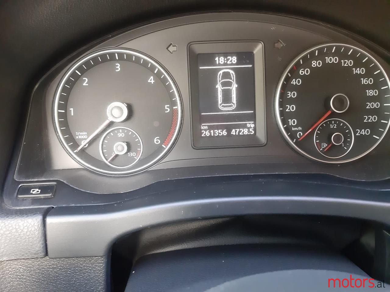 2011' Volkswagen Golf Plus photo #5