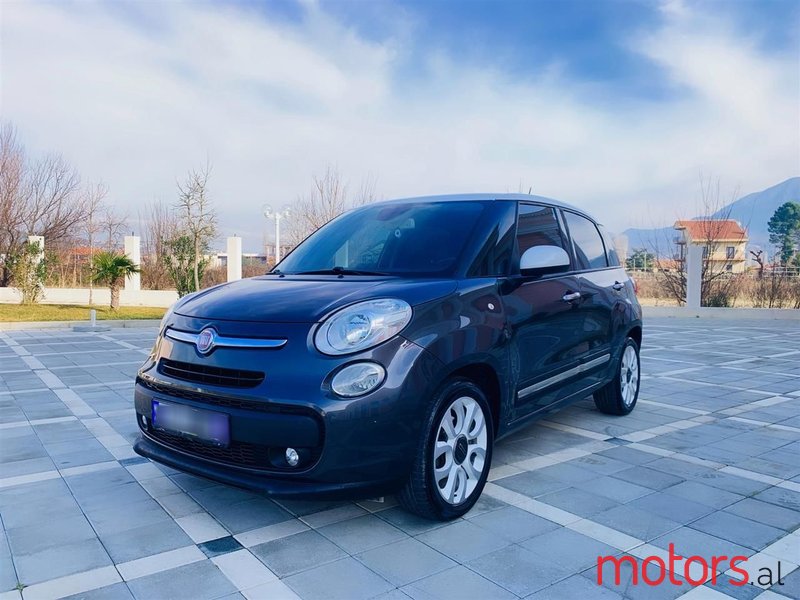 2013' Fiat 500L photo #6