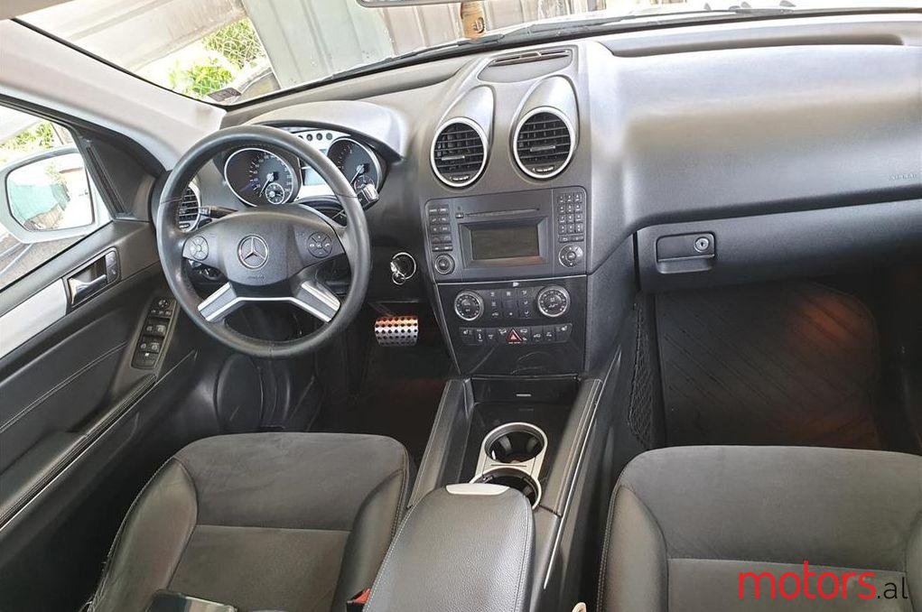 2010' Volkswagen Ml 350 photo #2