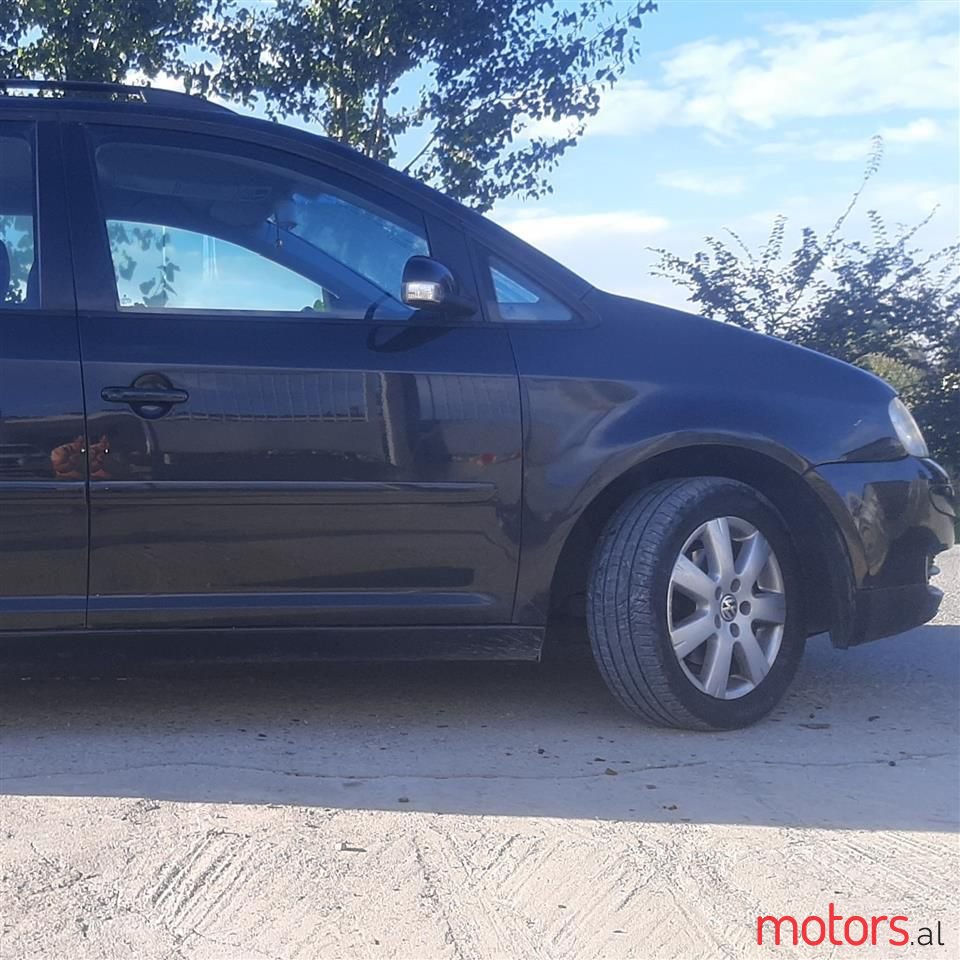 2006' Volkswagen Touran photo #4