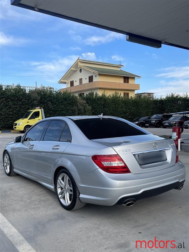2012' Mercedes-Benz C 300 photo #6