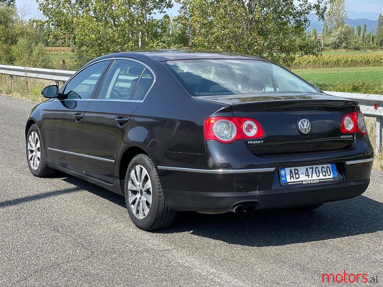 2009' Volkswagen Passat photo #4