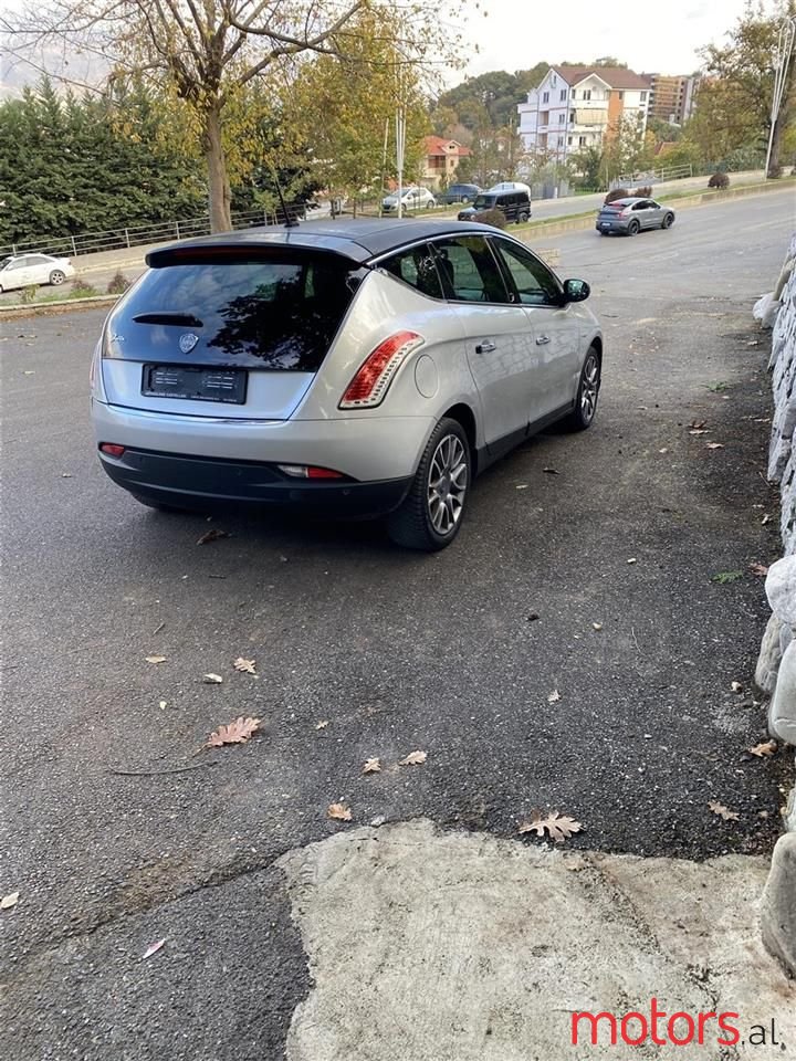 2010' Lancia Delta photo #5