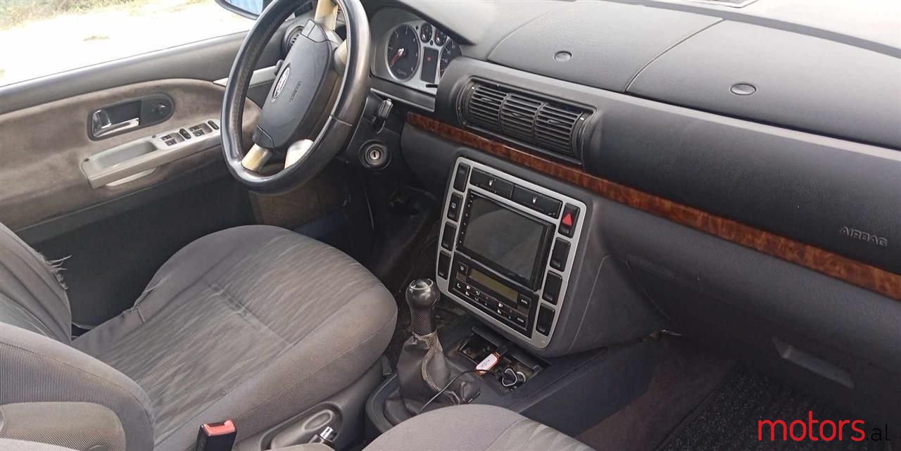 2001' Ford Galaxy photo #1