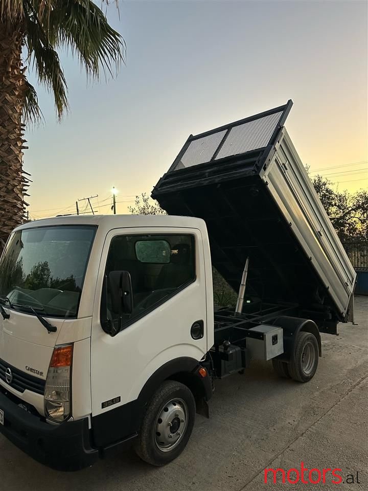 2008' Nissan Cabstar photo #1