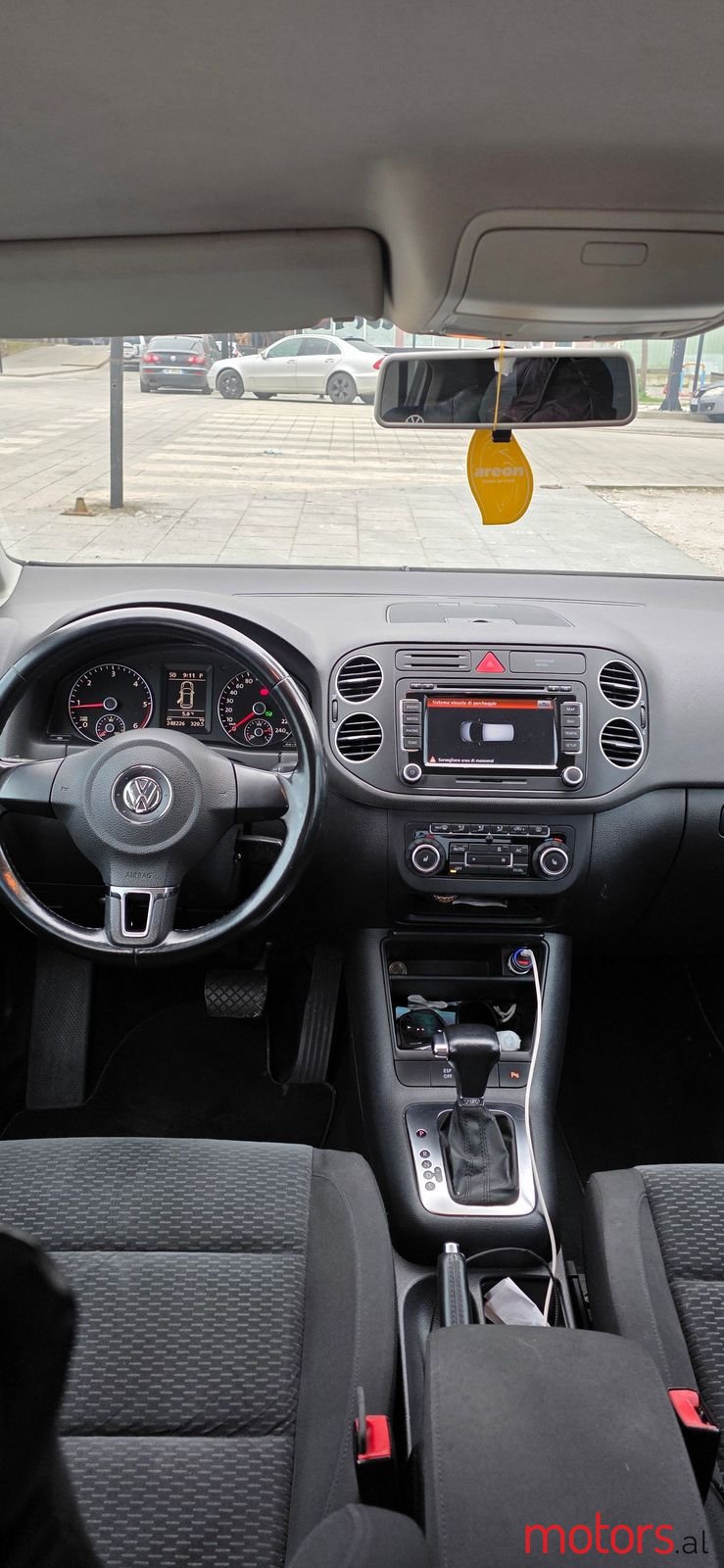 2009' Volkswagen Golf Plus photo #4