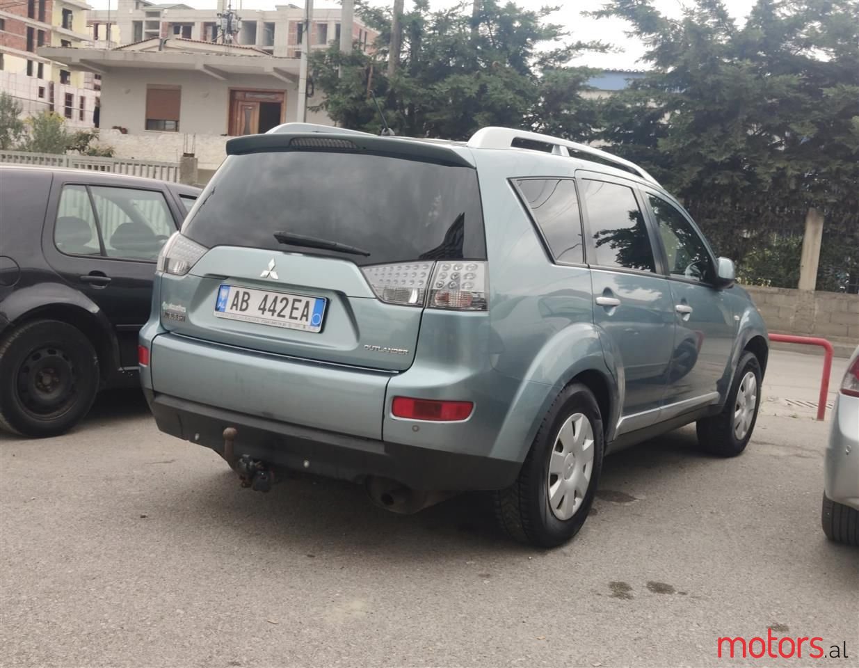 2010' Mitsubishi Outlander photo #2