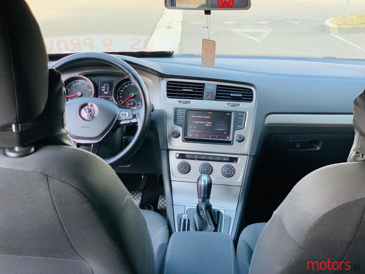 2016' Volkswagen Golf photo #5