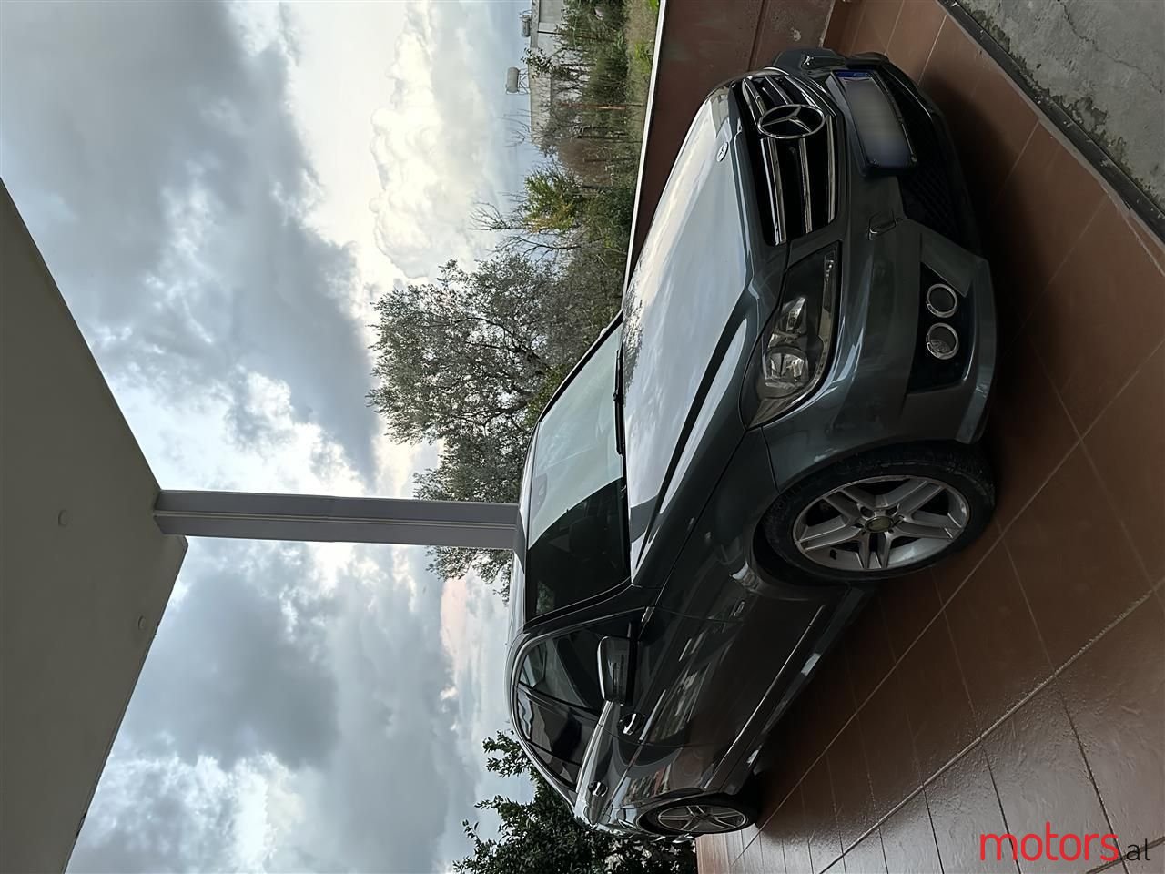 2011' Mercedes-Benz 220 photo #1