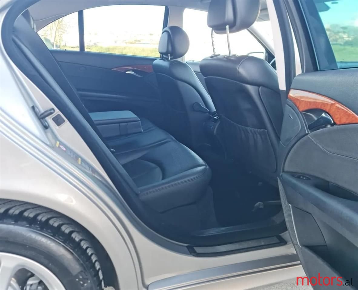 2007' Mercedes-Benz E 220 photo #4