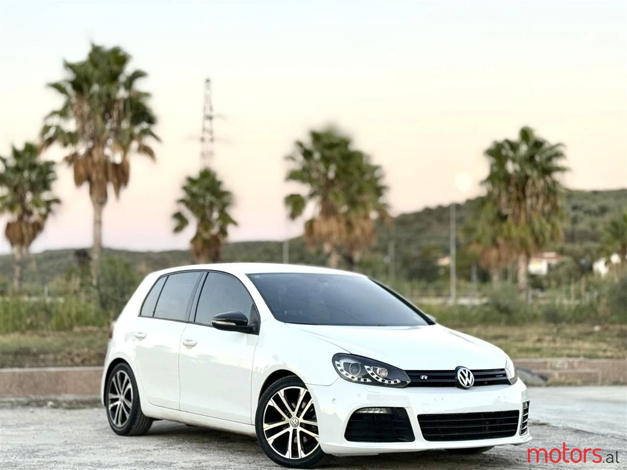 2012' Volkswagen Golf photo #1