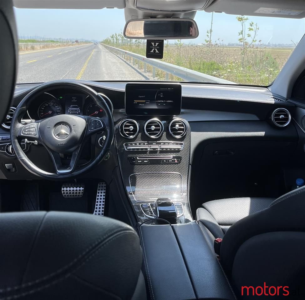 2017' Mercedes-Benz GLC 250 photo #6