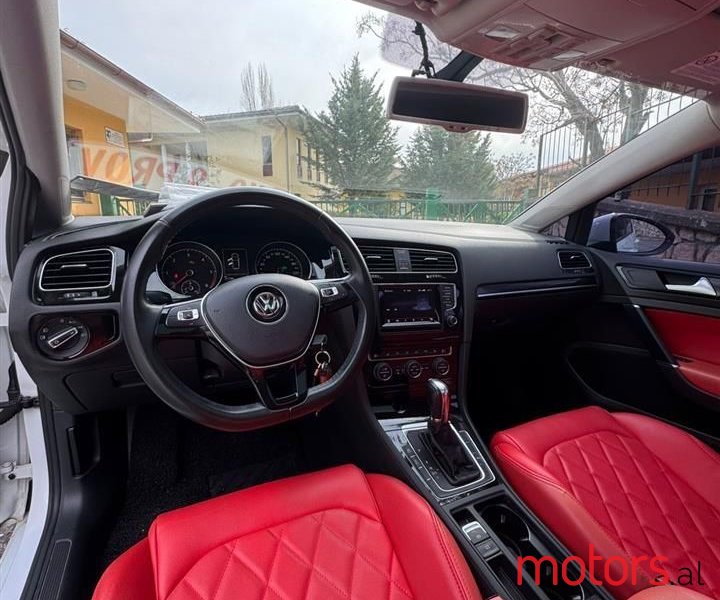 2013' Volkswagen Golf photo #5
