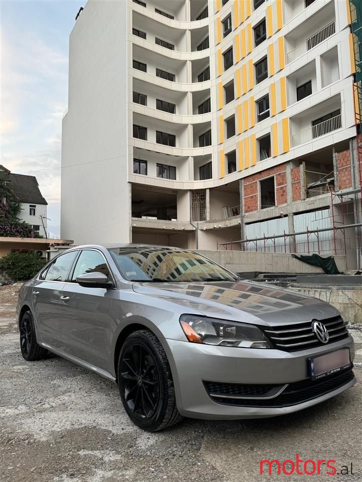 2012' Volkswagen Jetta photo #4