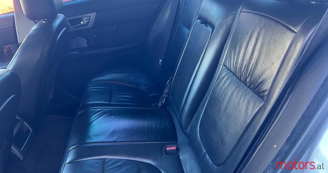 2008' Jaguar XF photo #4