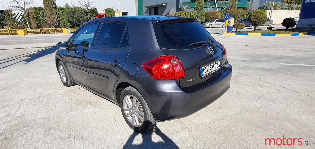 2008' Toyota Auris photo #3