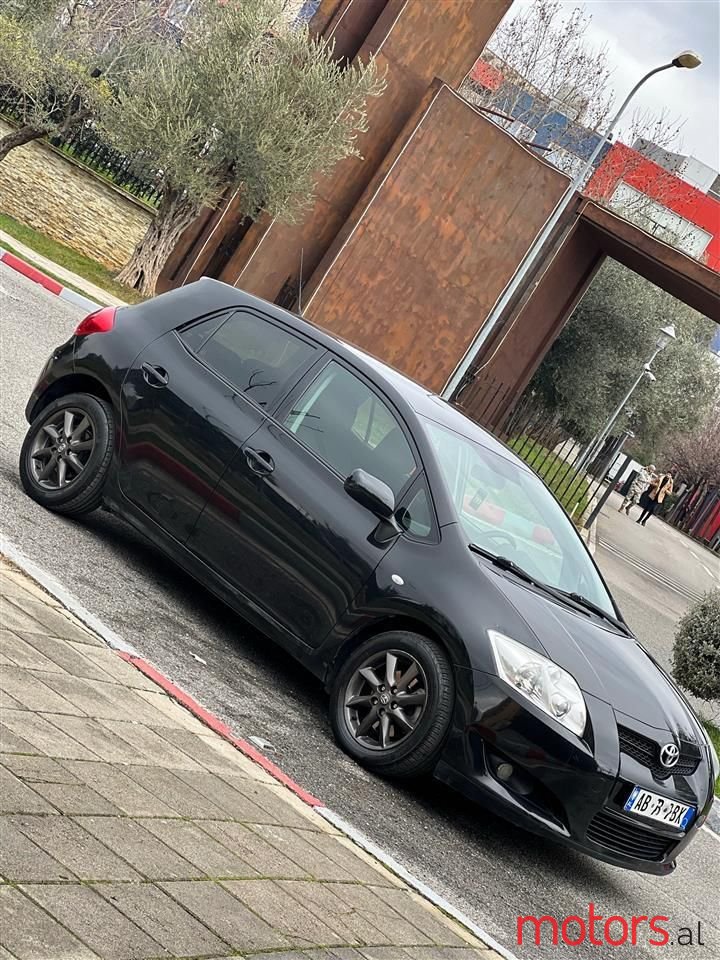 2008' Toyota Auris photo #2