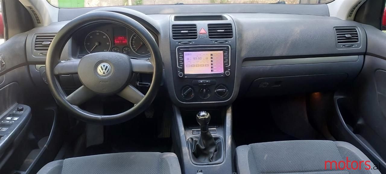 2004' Volkswagen Golf photo #5