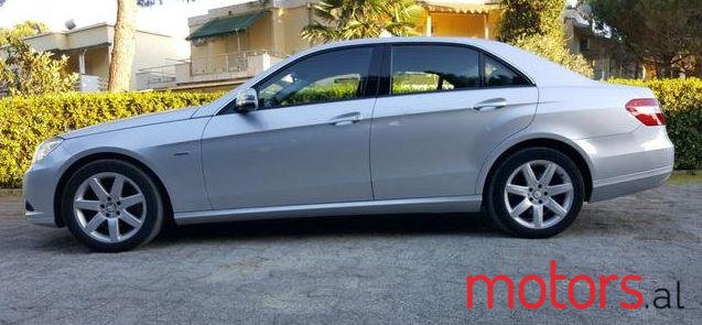 2009' Mercedes-Benz E-Class photo #2