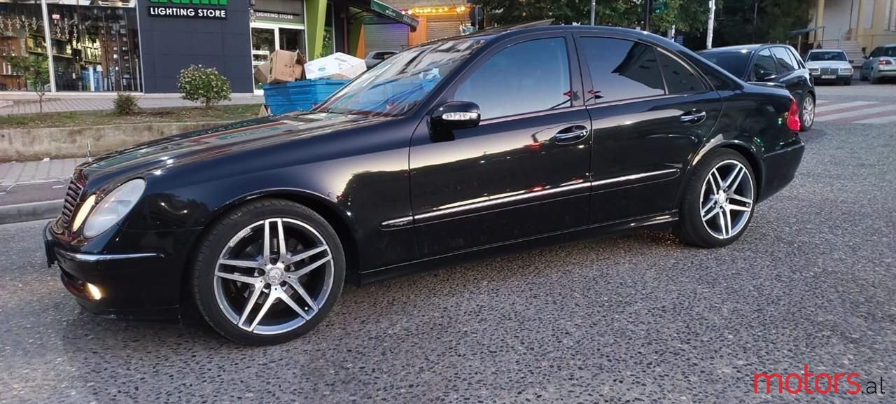 2005' Mercedes-Benz E 220 photo #1